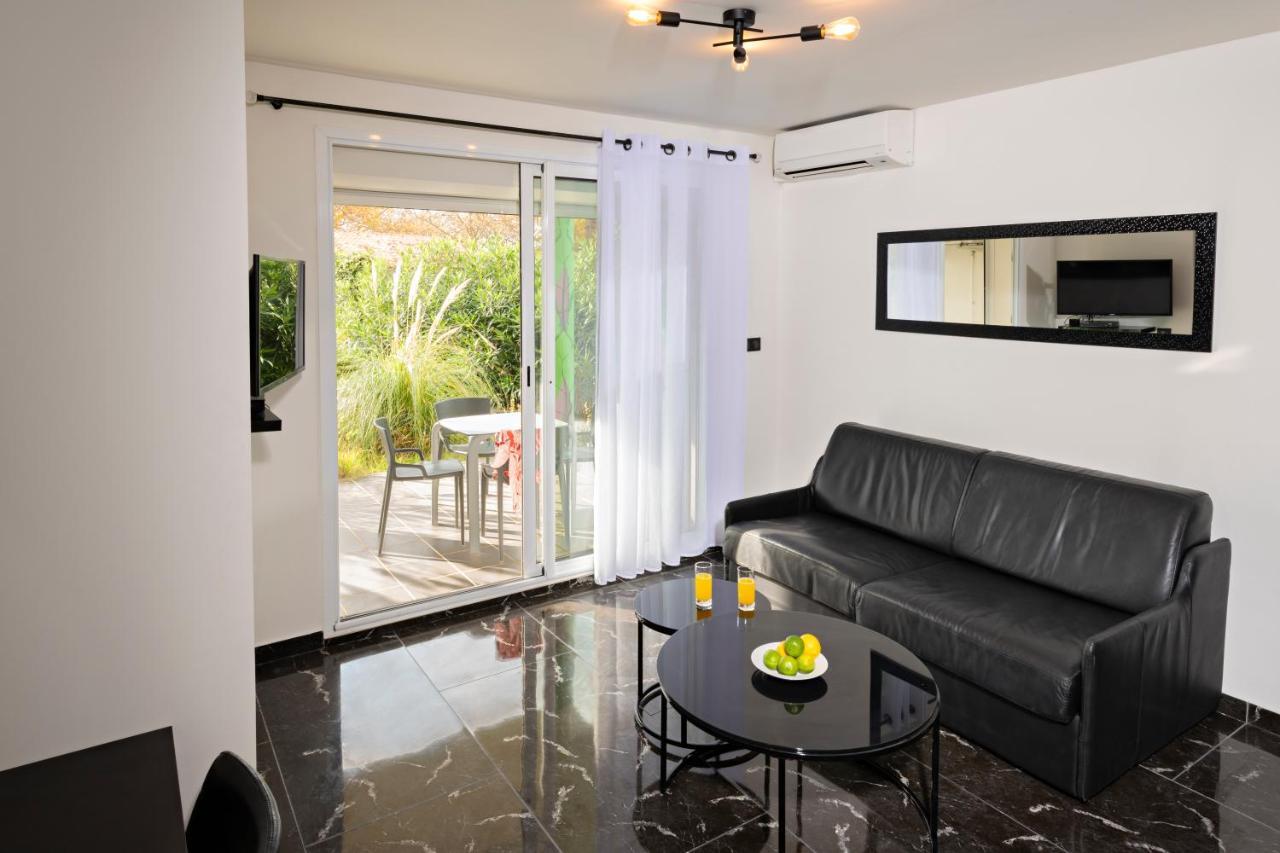 Le Jardin De Babylone "Reserve Aux Couples Uniquement" Agde Exterior foto